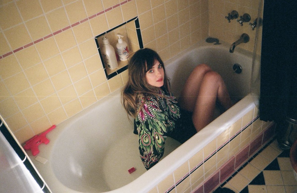 Even more stunning outtakes of Dakota for Grazia Italy 2018. 🖤 #DakotaJohnson