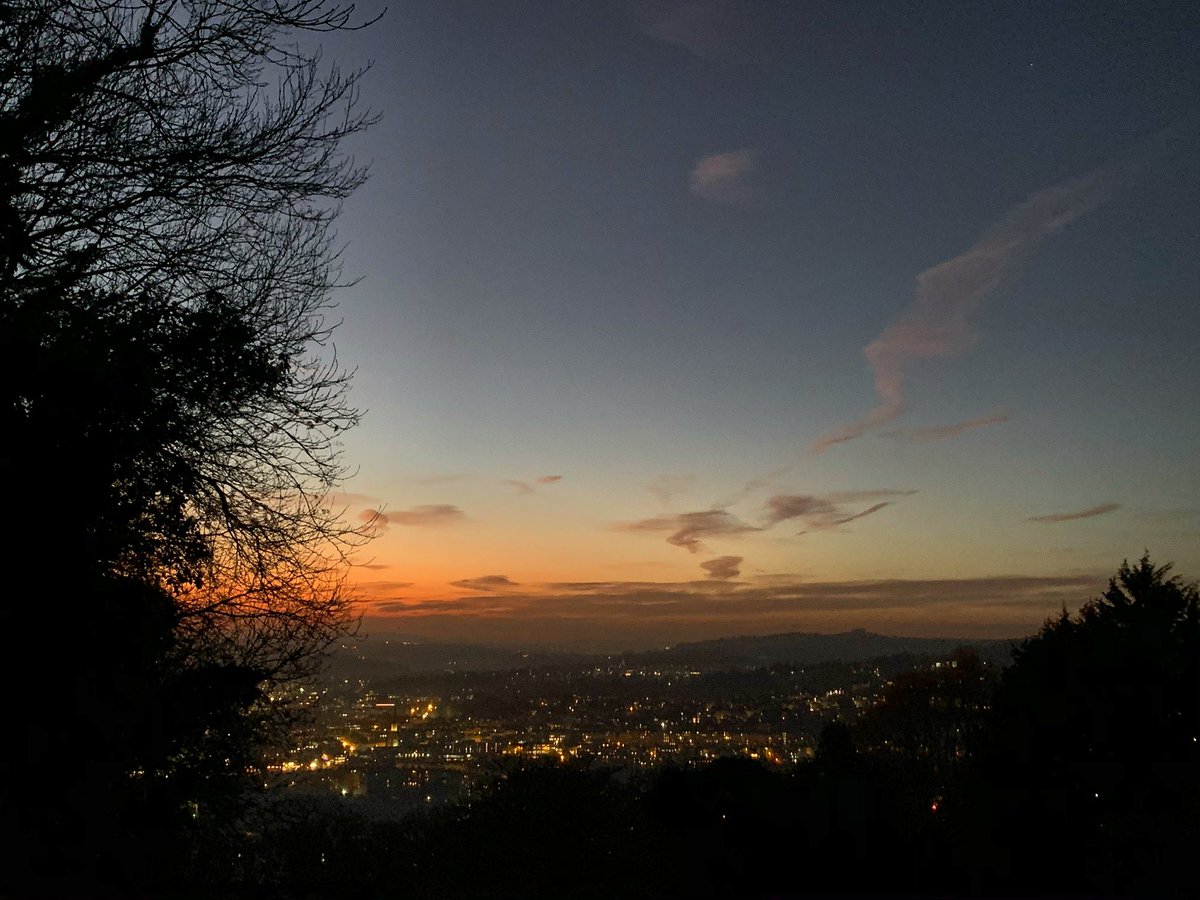 BathAcademy's tweet photo. Winterβs twilight over Bath, one of the best views of the city! π« #visitbath #lovebath #bathsunset #bathviews @visitbath https://t.co/rkrJmw4BDI