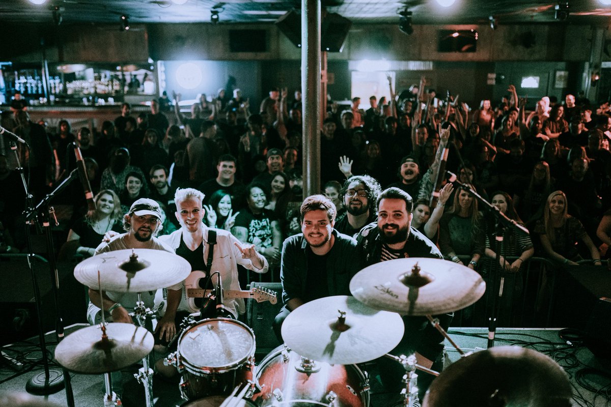 therealyoufl's tweet photo. Pls read the note down below. Thanks for all the support. Much love to Kyle and James ❤️ #TRYfamily
(Were actually kicking James out cause he never learned the Seinfeld riff, it’s not too late James you can still save yourself)
📸: @WorkByWolfe https://t.co/SEEK4ONek2