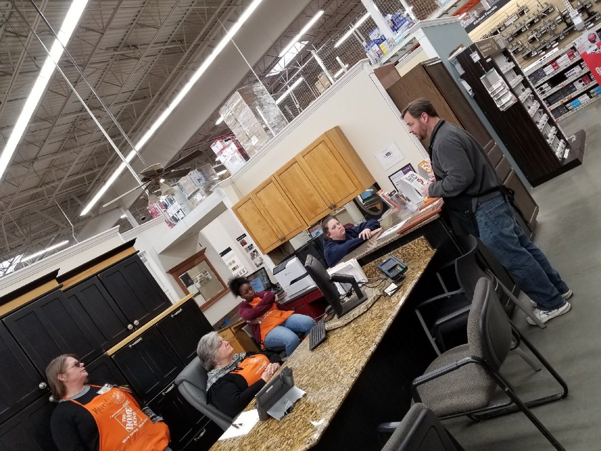 stewy_stew's tweet photo. Fantastic PK at store #1127! These associates knew their stuff!
We even did a #RoamingPK, allowed me to talk about #ClosetOrganization & #KitchenCabinetMakeover to an additional 8 associates throughout the store!
@michelle_dehos
@KenBaer1 @RanSmith4 @BobbyBoaenTHD https://t.co/47yGLj8X57
