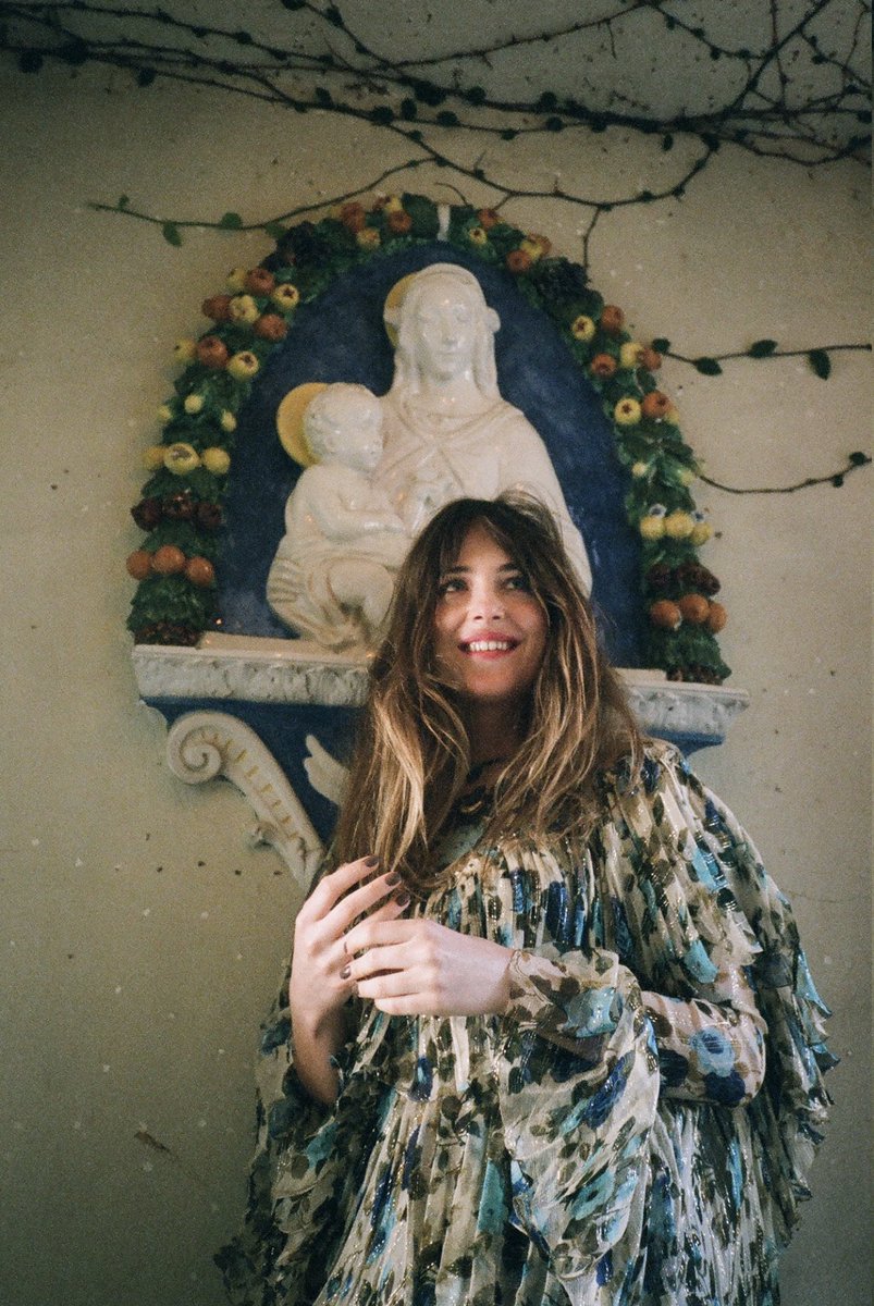 mavisoleil's tweet photo. Goddess. 💫 #DakotaJohnson #GraziaItaly https://t.co/Ir2fg0dfGD