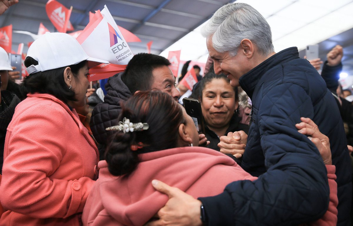 alfredodelmazo's tweet photo. Desde hace dos años nos comprometimos a que cada familia que tenga una persona con discapacidad, cuenta con todo nuestro apoyo. Como muestra de ese compromiso, hoy entregamos el #SalarioRosa por la Discapacidad a más de 6 mil 500 mujeres. https://t.co/uETLuMjLuD