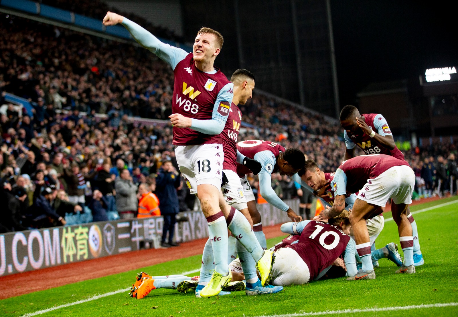 астон вилла 2023. футбольный клуб астон вилла. астон вилла эмблема. астон вилла футбольный клуб. астон вилла футбольный клуб.