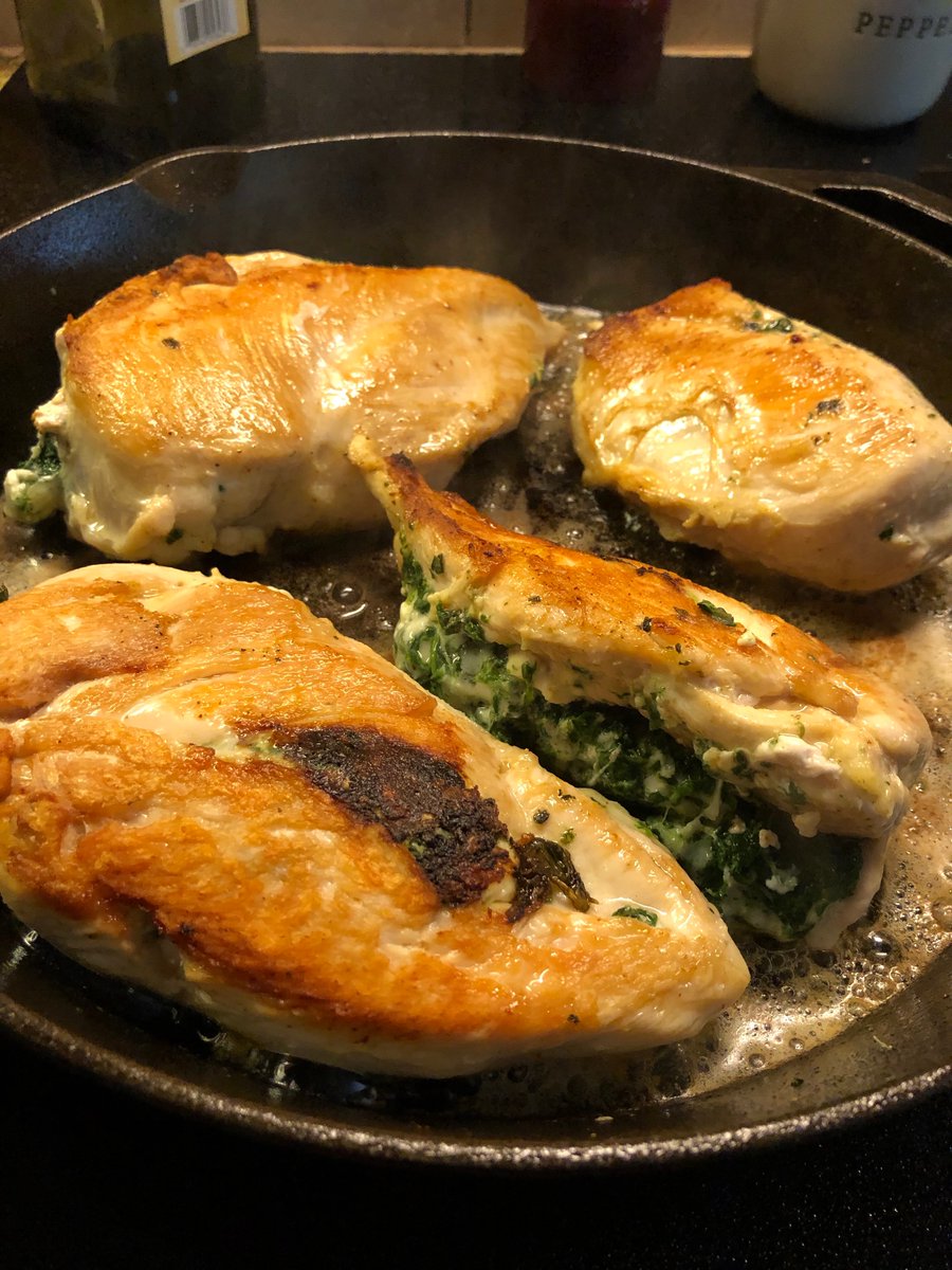 auntjillinks's tweet image. Dinner tonight is Stuffed Chicken Breasts #Cook90 thekitchn.com/how-to-stuff-c…