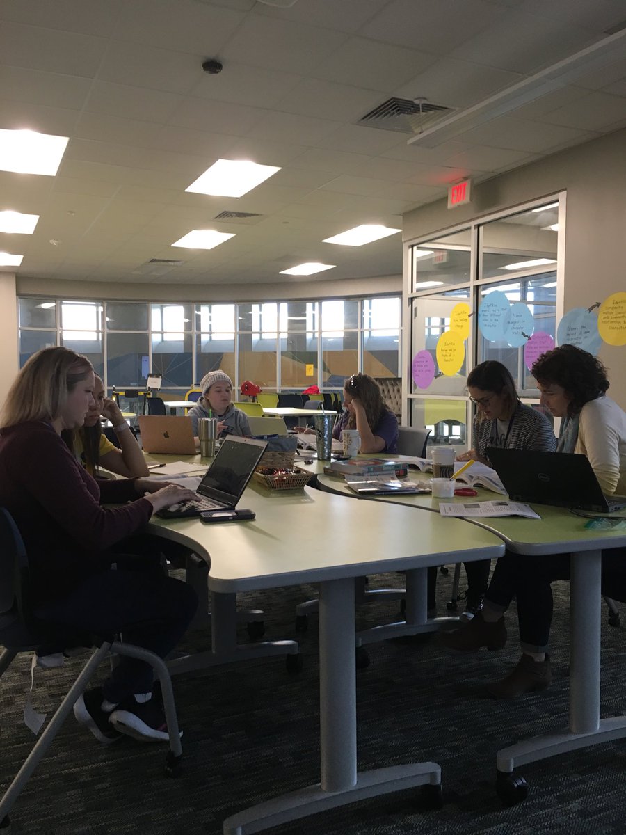 HumbleISD_GE's tweet photo. Our teachers are always learning. After a long day still working to improve their craft. #wearegroves #contiuouslearning #intentional #reflective https://t.co/Jf2rnWxkX2