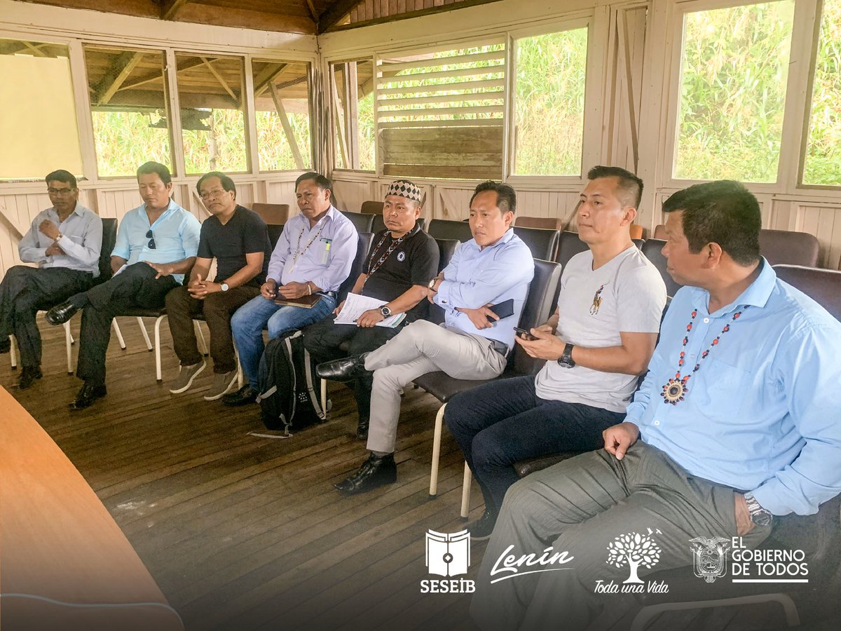 SEIBEec's tweet photo. Ahora | 
@AntunRomulo junto a su equipo de Directores Nacionales de la #SESEIB  mantienen reunión de trabajo con la dirigencia de la @confeniae1 en #UniónBase sede de esta organización en la provincia de #Pastaza. #somosSeseib @Educacion_Ec https://t.co/N98vBvfRe7