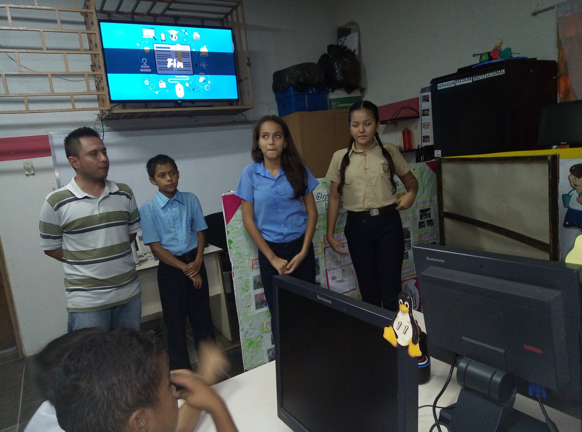 #21Enero Presentes en la feria de Recursos Para el Aprendizaje del #MunicipioTorbes #Tachira @psuvaristobulo <a href="/charlychaves/">Charly Rojas Chaves</a> <a href="/Crazet2011/">Crazet2011</a> @ZonaEducTachira <a href="/circuitoeduca11/">@circuitoeducativotorbes2018</a> @MPPEDUCACION