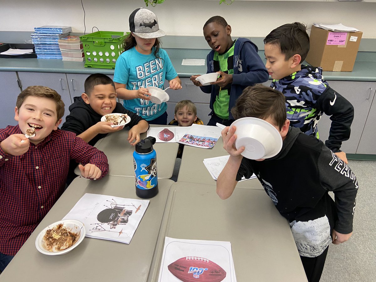johnNcoffman's tweet photo. Publishing Party in @rcsdkaseberg Room 20! Expert books have wrapped so now we celebrate and share! #rcsdchampions #LucyCalkins https://t.co/v0bXOKCM0G