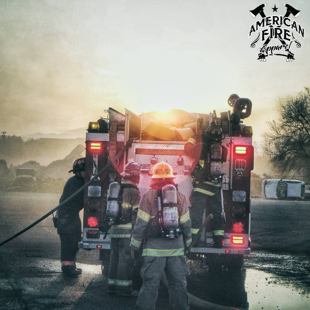 americanfireap's tweet photo. We will master our craft here, at the tailboard
🔥
🚒
👩‍🚒
.
.
.
#firefighters #firefighter #fire #firefighting #fireman #brotherhood #tailboard #training https://t.co/COtovgRMwX