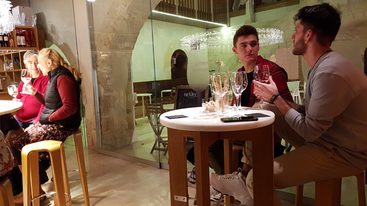 Avui els caves i vins de <a href="/vallformosa/">Vallformosa</a> i <a href="/DomenechVidal/">Ana Domenech vidal</a> han sigut els protagonistes del tast del #celler de la #quinzena; tot de la mà de Raimon Mascaró Figuerola, enòleg i part de l'equip tècnic de Vallformosa. #AmicsdHonor #Vinseum