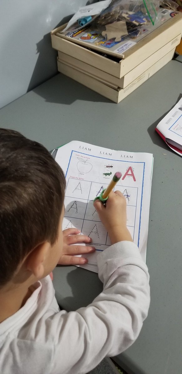DeanFearsBrooks's tweet photo. Handwriting Grip - a tool that can be used to help young children learn to hold pencils correctly (Note: used with autistic children as well)
#LisaLilLambs #GoodStartToGrowSmart https://t.co/Gu2stkfVsd