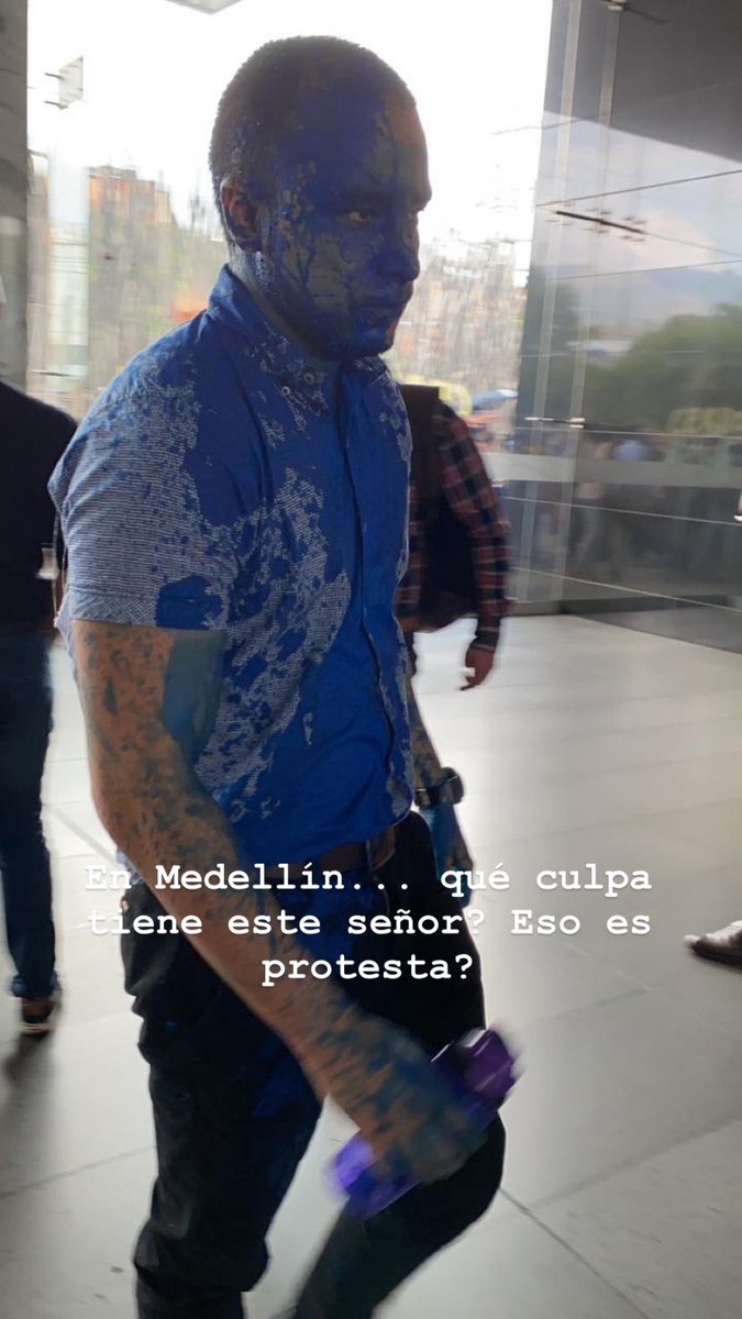 lcvelez's tweet photo. Vandalismo en Bogotá y Medellín. ¿Qué dice el autodenominado comité del paro?. Si estos violentos no los representan, ni tampoco los manifestantes pacíficos están con ustedes, entonces ¿quién tiene la culpa? #21E https://t.co/k6zlKyIodU