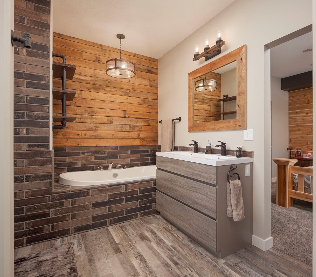 TrueLineHomes's tweet photo. We just ❤️ how this bathroom turned out! #customensuite https://t.co/ORONxmd3E0