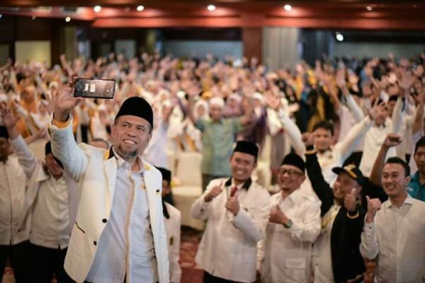 PKSejahtera's tweet photo. 1000 Warga Kota Medan Nyatakan Gabung PKS https://t.co/IcZdRjlnEU https://t.co/u1zS85lhhh