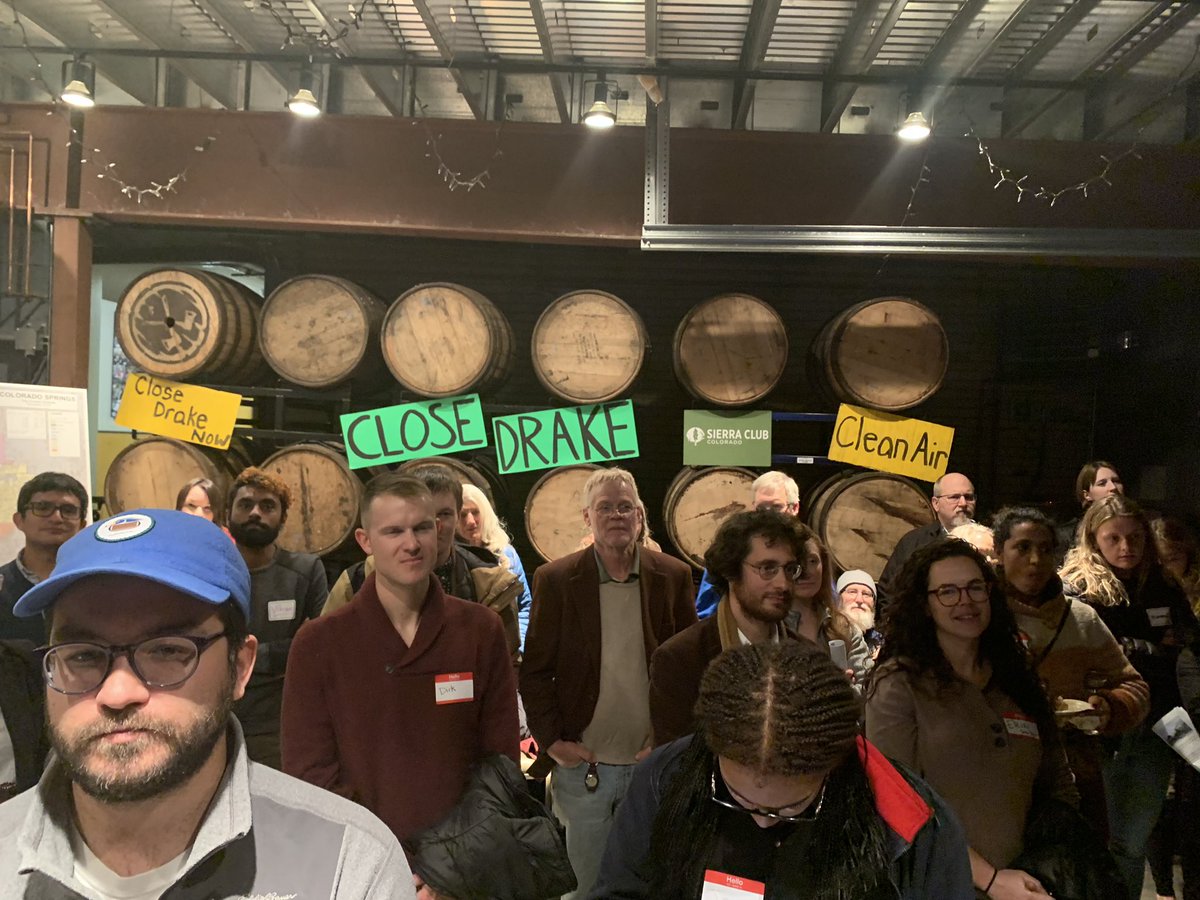 AmyGthe1andonly's tweet image. Over 80 people showed up tonight to support and join the #CloseDrake campaign. Our local movement to end the reign of coal in our community makes me so happy #fossilfree #shutitdown #renewableenergy