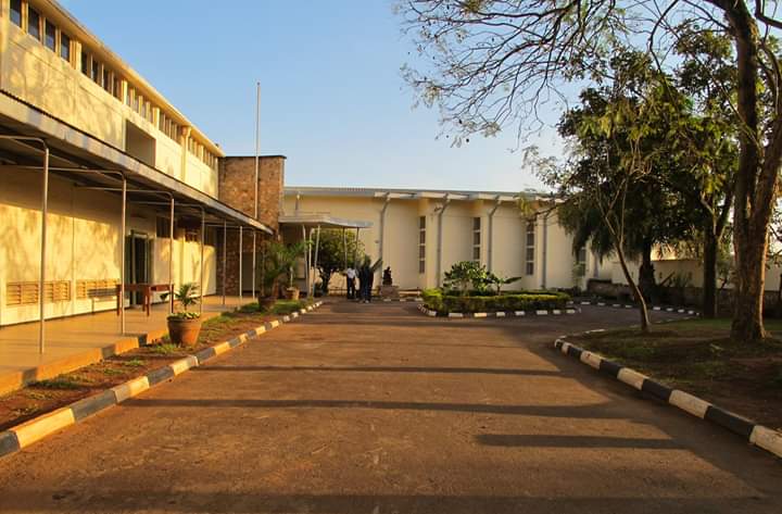 Ever known that the Uganda Museum is the oldest museum in East Africa?

Visiting Kampala? This is an ideal starting place to get some solid grounding information about Uganda, its people, cultures and traditions.

#Uganda #UHCDar #UgandanEmbassy #museum #VisitUganda #Africa
