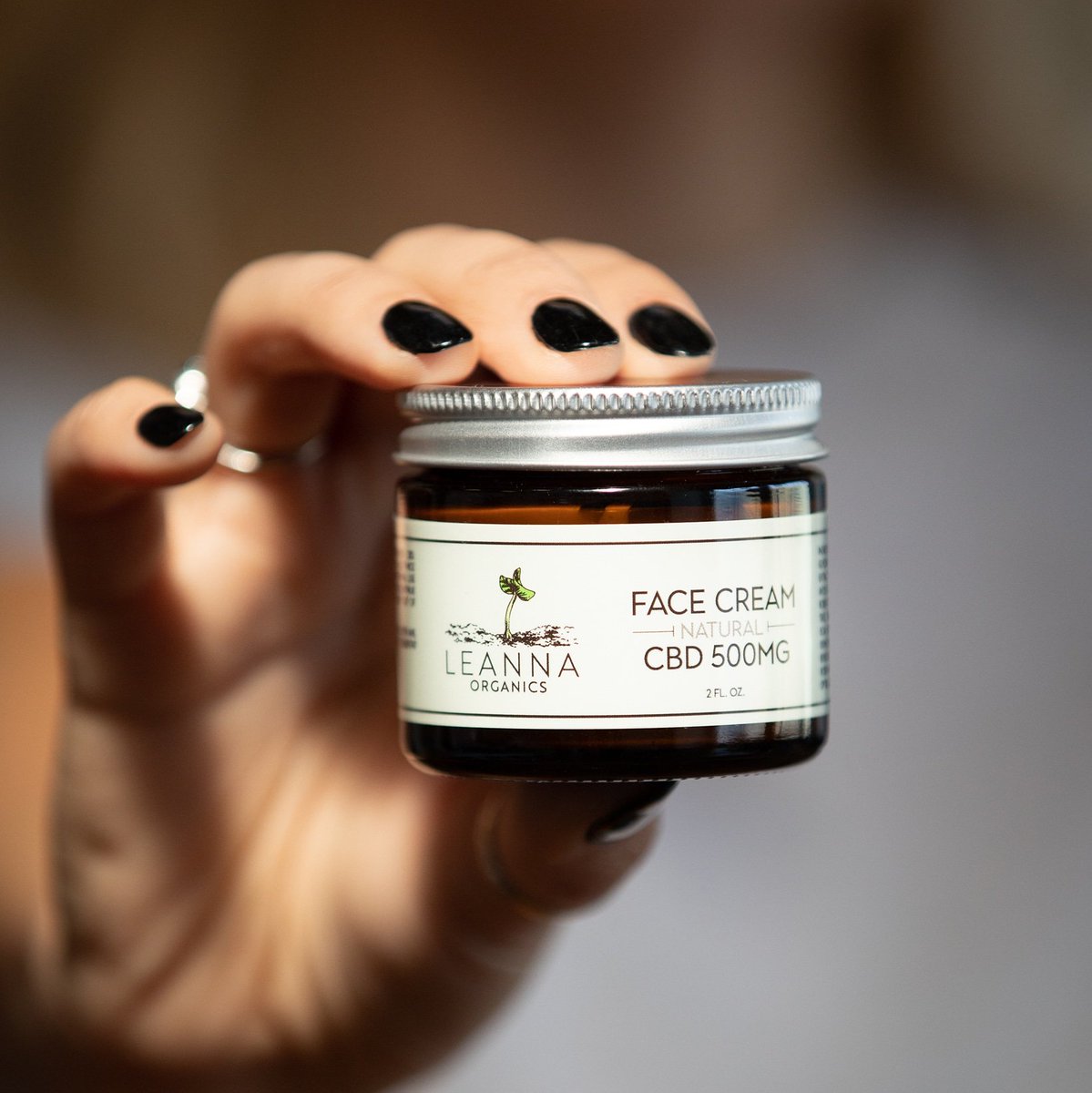 LeannaOrganics's tweet photo. Leanna Organics CBD face cream. A 100% organic blend of essential and carrier oil, butters, and hemp derived Colorado grown CBD. https://t.co/qWE07SMTyL