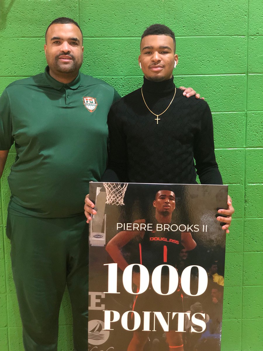 nba_pbj's tweet photo. 1K Say, “ HELLO!” to the newest member of the 1️⃣0️⃣0️⃣0️⃣POINT CLUB in my Junior year. Thanks to my parents, teammates, coaches, trainers, and all who have helped me along the way. https://t.co/0nPaw3RXwU