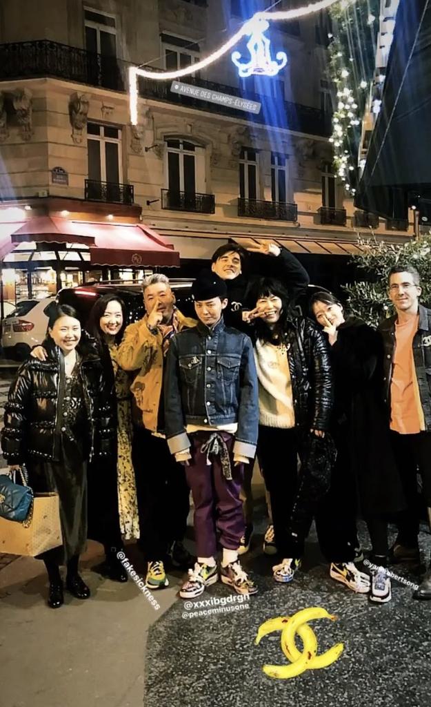 GD and Jennie hung out with Kim Young-seong (Fabric Director of Chanel) and Oleg Moscal (Designer at Chanel).When will they actually hang out together?  #BIGBANG  @YG_GlobalVIP  #BLACKPINK  @ygofficialblink