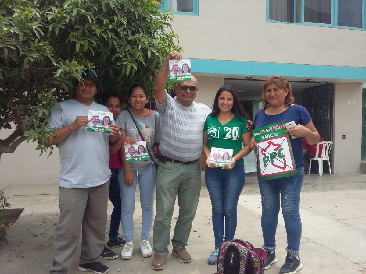 JHonorioVidal's tweet photo. Hoy visité a mis amigos del distrito de Cieneguilla, recordé cuándo trabajaba en su municipalidad distrital y conversaba con cada vecino que se acercaba a absolver sus dudas. Gracias por tanto cariño 💚🙋🏻♀️🇵🇪
#YoVotoPPC20
@ppc_peru @juventudppcista @JUANCHOTAPIA @elcomercio_peru https://t.co/PBK3zrjqPP