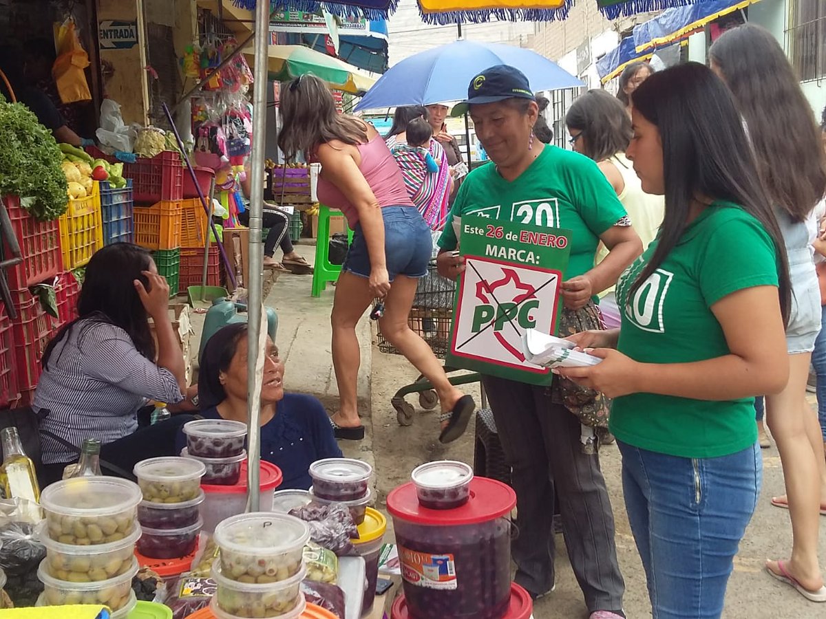 JHonorioVidal's tweet photo. Hoy visité a mis amigos del distrito de Cieneguilla, recordé cuándo trabajaba en su municipalidad distrital y conversaba con cada vecino que se acercaba a absolver sus dudas. Gracias por tanto cariño 💚🙋🏻♀️🇵🇪
#YoVotoPPC20
@ppc_peru @juventudppcista @JUANCHOTAPIA @elcomercio_peru https://t.co/PBK3zrjqPP