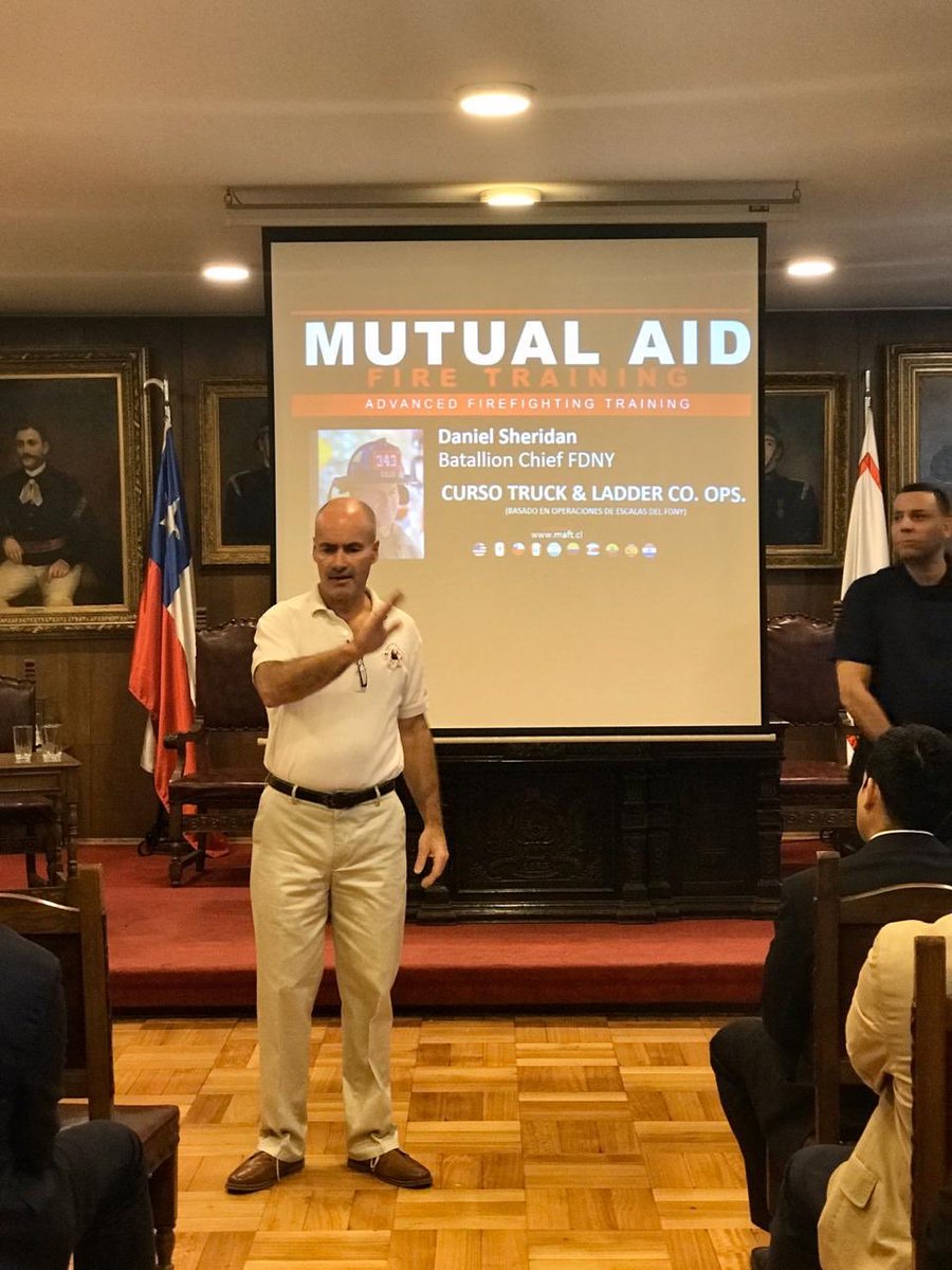 Esto es gracias a los fondos concursables del año 2019 del <a href="/cbsantiago/">Cuerpo de Bomberos de Santiago</a> . El <a href="/Comandantecbs/">Comandantecbs</a> es quien inaugura el curso. 
Participan como instructor <a href="/DPSSandman/">Danny Sheridan</a> bombero del <a href="/FDNY/">FDNY</a>