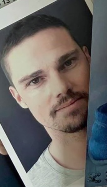 CatherineC214's tweet photo. Cropped photo of Jay, shared by Cameron Pictures Inc. https://t.co/MN9b5h7VSx