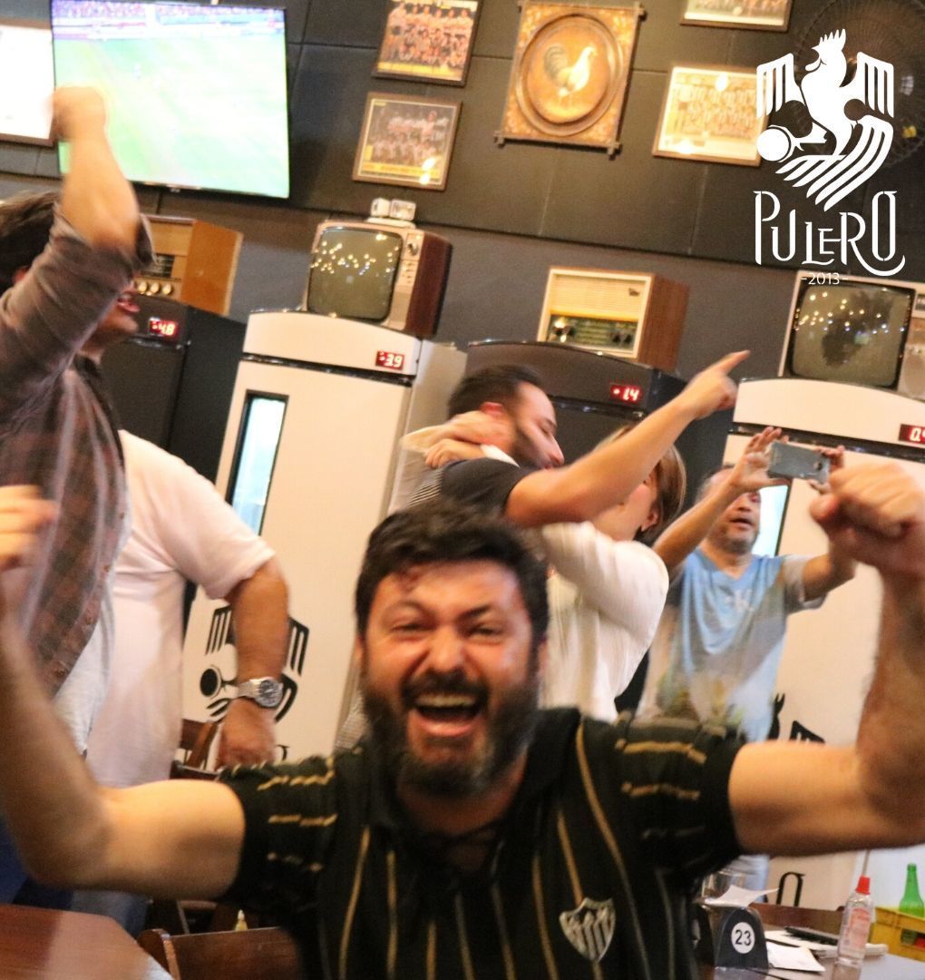 pulerobar's tweet photo. Opaaa, estreia do @atletico em 2020 e estamos como? Na torcida! Venha torcer com a gente também! Reserve logo a sua mesa para #AtleticoxTupynambas, domingo, às 16h. Antes, tem ALMOÇO gostoso e ensaio do bloco #Embriagalo , às 13h! Não fique de fora! Ligue: 3309 1313🍻🐔 https://t.co/bFOdrxNeAQ