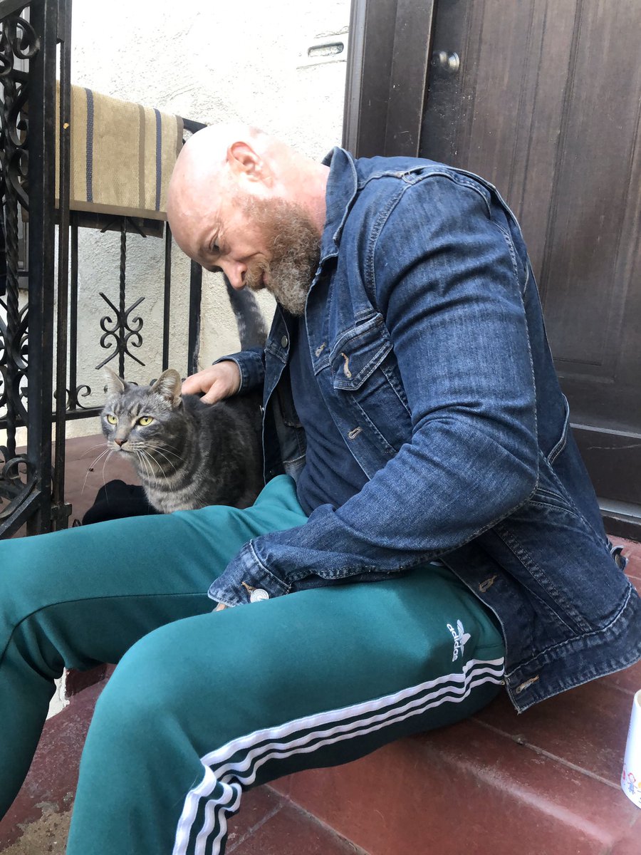 BuckAngel's tweet photo. I am starting to think there is an agenda. Soon I will tell you more. But when you hear what I have to tell you I think you will feel the same way. https://t.co/f9ITvzOjKz