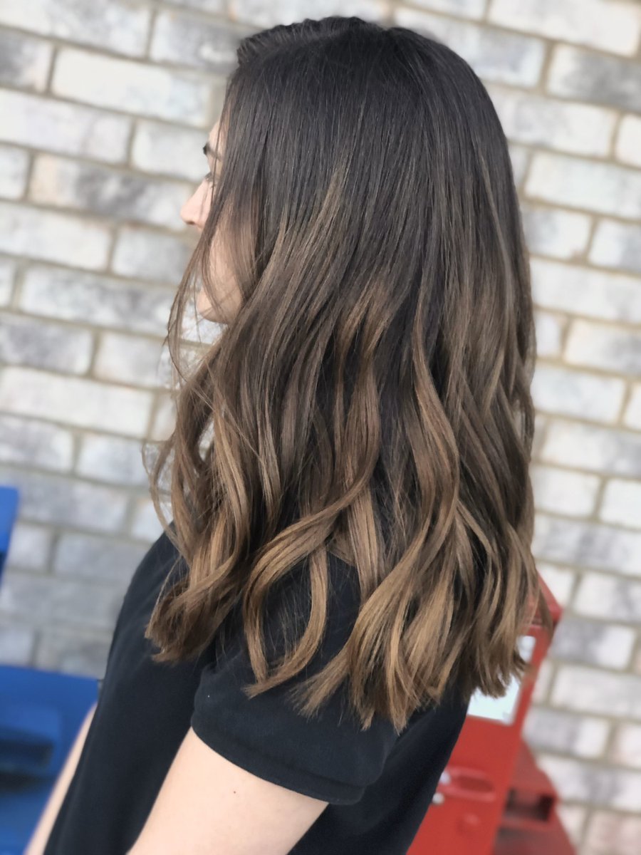 cocobabyy1's tweet photo. Goodbye blonde 👋🏼 hello brunette 🤎 #slayedbycoco https://t.co/ZpuWopSfX5