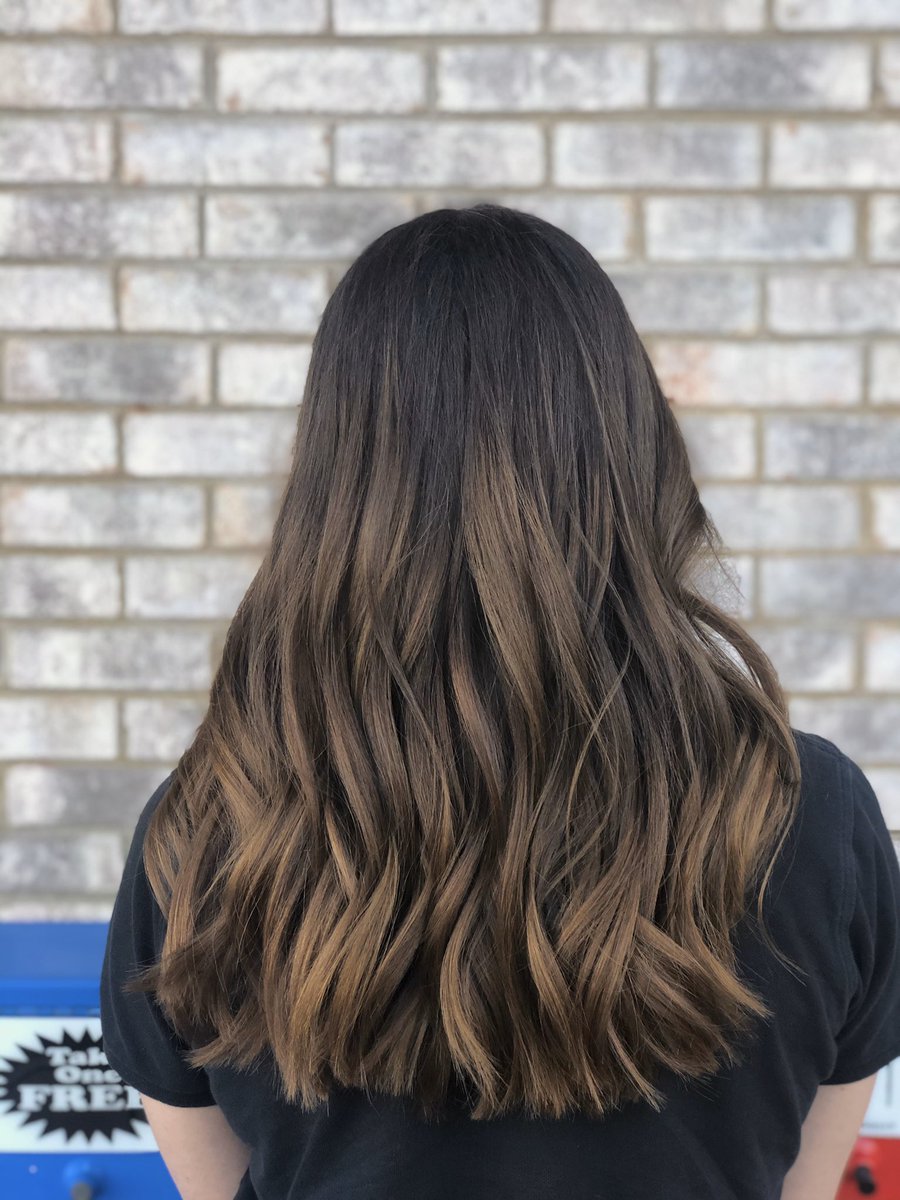 cocobabyy1's tweet photo. Goodbye blonde 👋🏼 hello brunette 🤎 #slayedbycoco https://t.co/ZpuWopSfX5