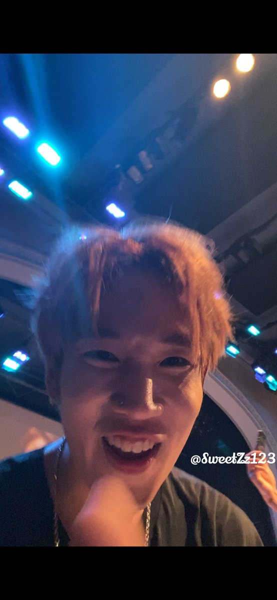 p1eceoftrash09's tweet photo. ~ I loved the way Ahxianโs hair was styled for the night and that hair color on him ๐๐พ
#VANNER #VANNERinNYC #VANNERinNY #VANNERinUSA #VANNERinTheUS #VANNERKPOP #AHXIAN #AHXIANVANNER #VANNERAHXIAN #VVS #RouletteIntermedium #Brooklyn #kpop #deepvoiceboy https://t.co/x2XpusESOV
