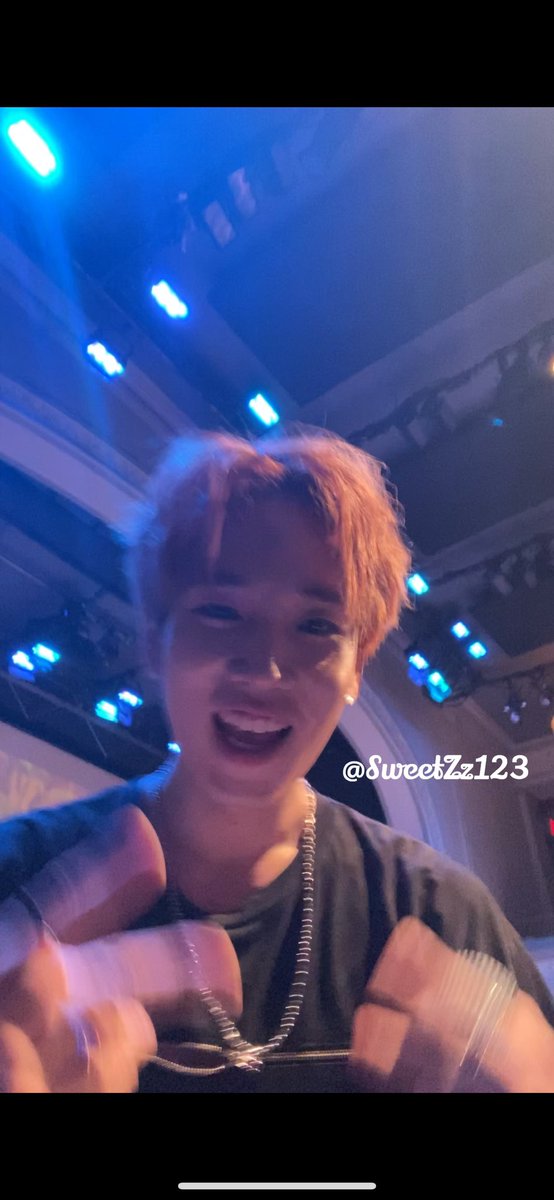 p1eceoftrash09's tweet photo. ~ I loved the way Ahxianโs hair was styled for the night and that hair color on him ๐๐พ
#VANNER #VANNERinNYC #VANNERinNY #VANNERinUSA #VANNERinTheUS #VANNERKPOP #AHXIAN #AHXIANVANNER #VANNERAHXIAN #VVS #RouletteIntermedium #Brooklyn #kpop #deepvoiceboy https://t.co/x2XpusESOV