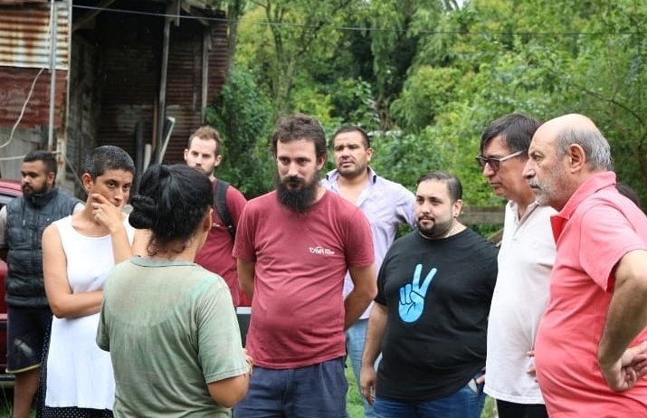 JorgeCalzoni's tweet photo. El día de hoy recorrimos los terrenos de la UTEP en la costa de Sarandí, junto al Gringo Castro, compañerxs del Movimiento Misioneros de Francisco, la JUP y compañerxs de la #FUNDAV https://t.co/EP9ZC53kwl