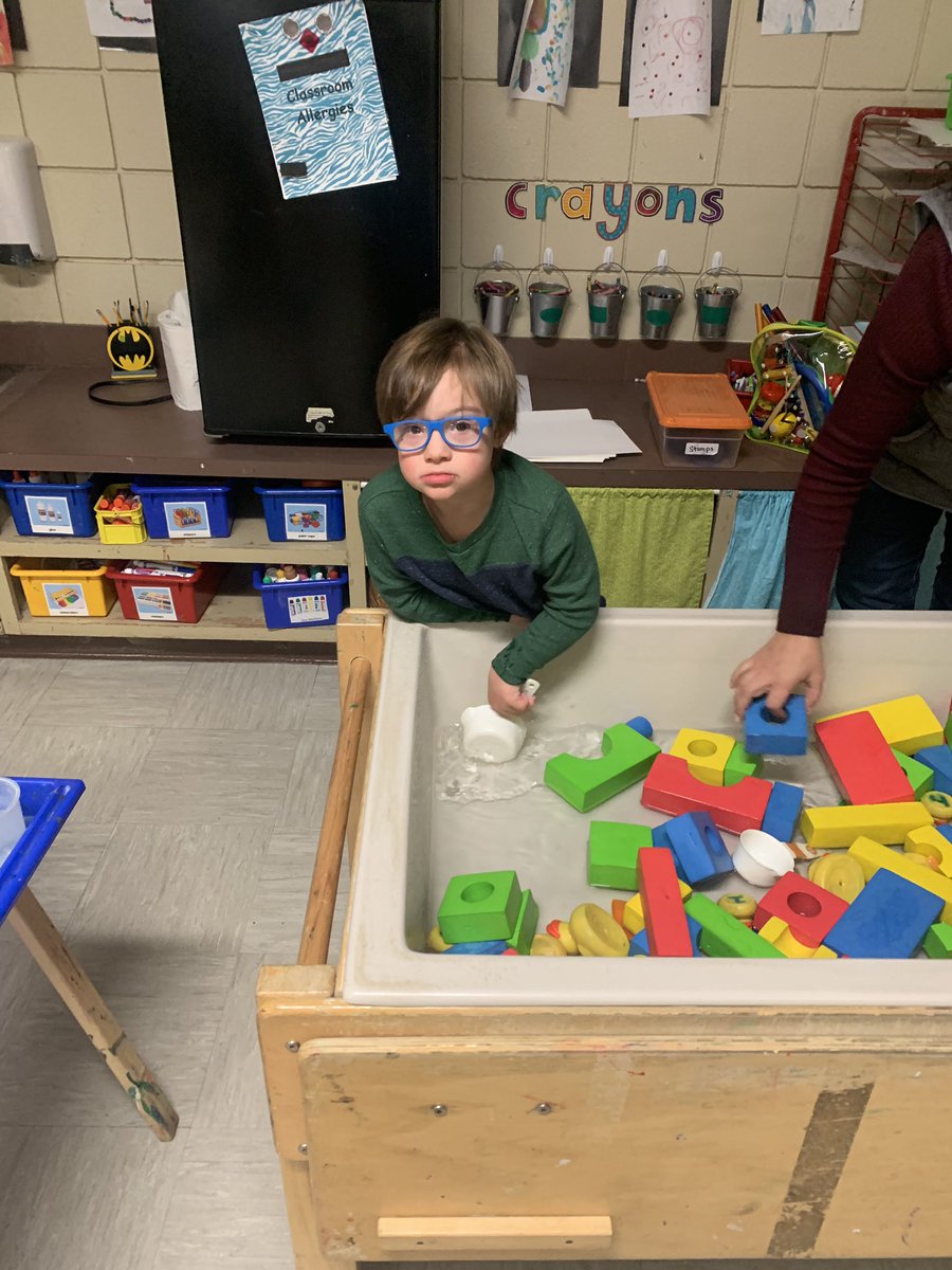 bryantpreK's tweet image. Fun with measuring cups and water! #PlayIsLearning #SuccessStartsHere #PreKSTEM