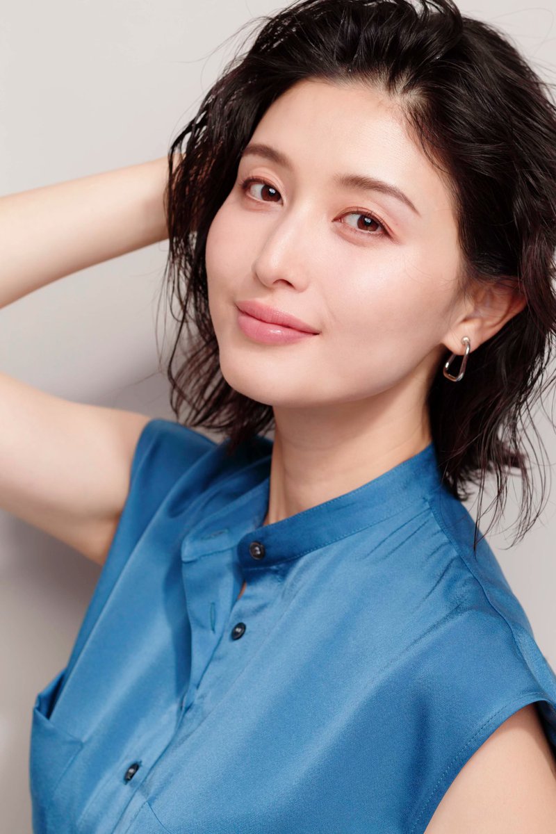 橋本マナミ No Twitter 美スト3月号発売中です