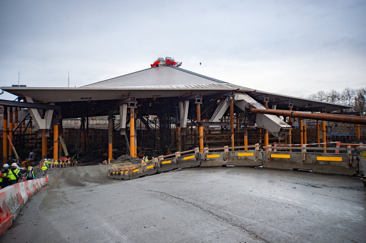 BrianLiesse's tweet image. Some more Seattle Center Arena construction photos. Shot for @nhltoseattle #nhltoseattle #nhlseattle #keyarena #seattlecenter #seattlecenterarena #Seattle #hockey #nhl