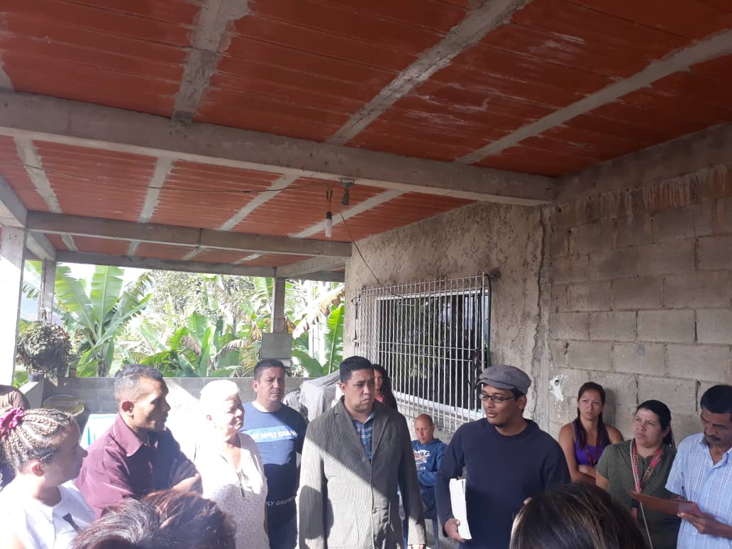 jimmygudino's tweet photo. Recorrido para conformar la Base de Misiones Monte Sinai,  la Revolución Bolivariana  (Partido, Pueblo Organizado y Gobierno Nacional), articulados en un solo bloque para atacar la vulnerabilidad de nuestro pueblo, atendiendo a las victimas de la Guerra Económica. @NicolasMaduro https://t.co/fwGE5Arlri