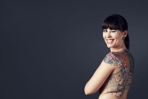 Luxe > Les plus beaux tatouages japonais: Chat porte-bonheur, carpe- bit.ly/2TRNMwO #luxe