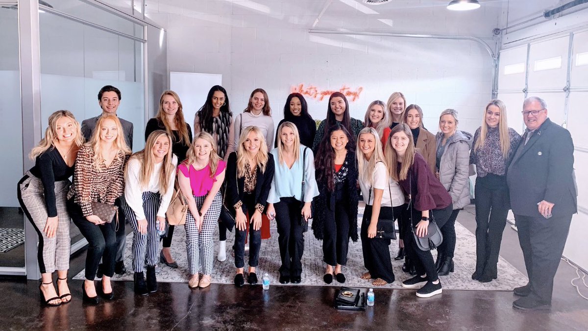 ouprssa's tweet photo. ONE WEEK!!! โ๐ผ
We are a week away from our #OUPRSSA Welcome Back Bash at 6 p.m. in @lindseyandasp! Stop by to play games, eat pizza and hear about our Spring semester trip!
๐๐โ๏ธ
#JoinPRSSA #GaylordEdge https://t.co/Z4peEUyHjk