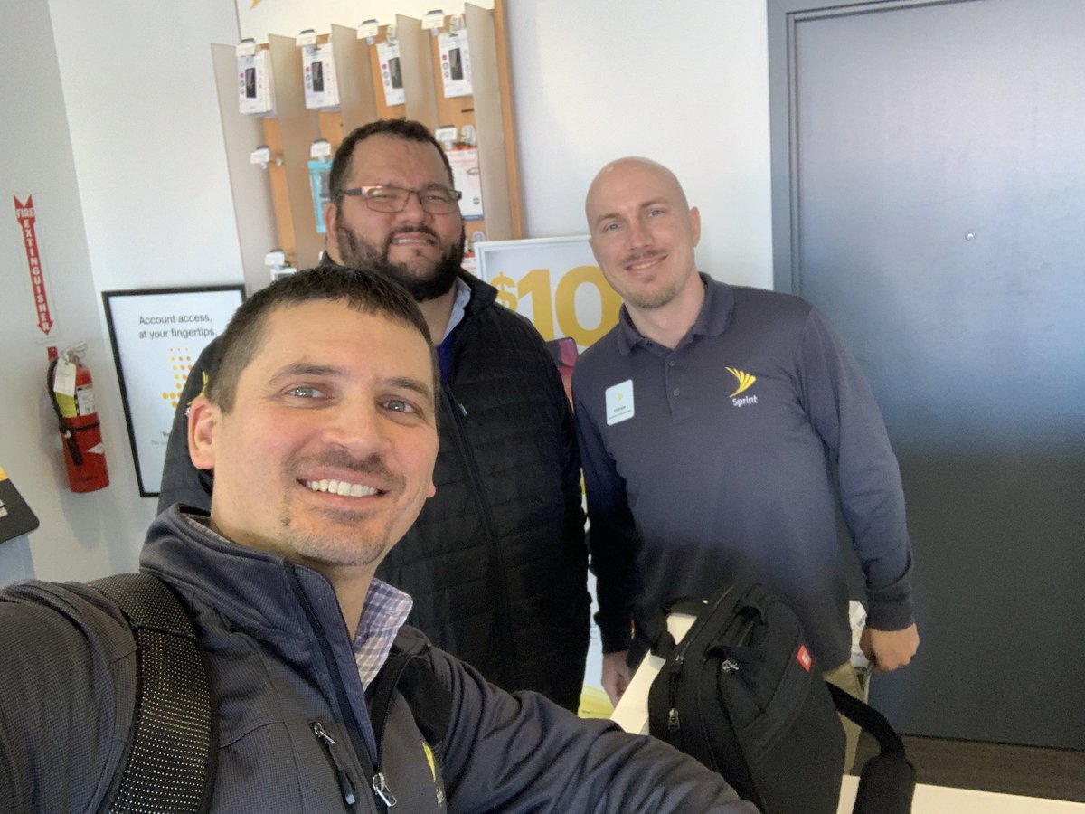 Promo_Champs's tweet photo. Nickβs finger will have a championship ring on it soon! Way to go Nick and team Miamisburg. ππ₯Top door in December and not stopping. Also shout out to Stephen for his excellent work uncovering multiple leads. #fillthefunnel @BMgreatlakes @DK_Sprint @tracySprint @mark_nachman https://t.co/bJgj0gUqd2
