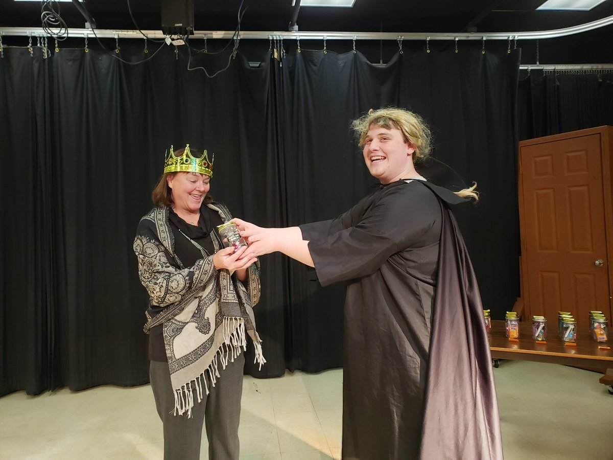 Ms. Fried gets her first 'Cringy'
Thanks for all your support for drama over the years. You will be missed.<a href="/HumberviewDAC/">Humberview DAC</a> <a href="/suefried/">suefried she/her/hers</a> <a href="/HumberviewArts/">Humberview Arts Dept</a>