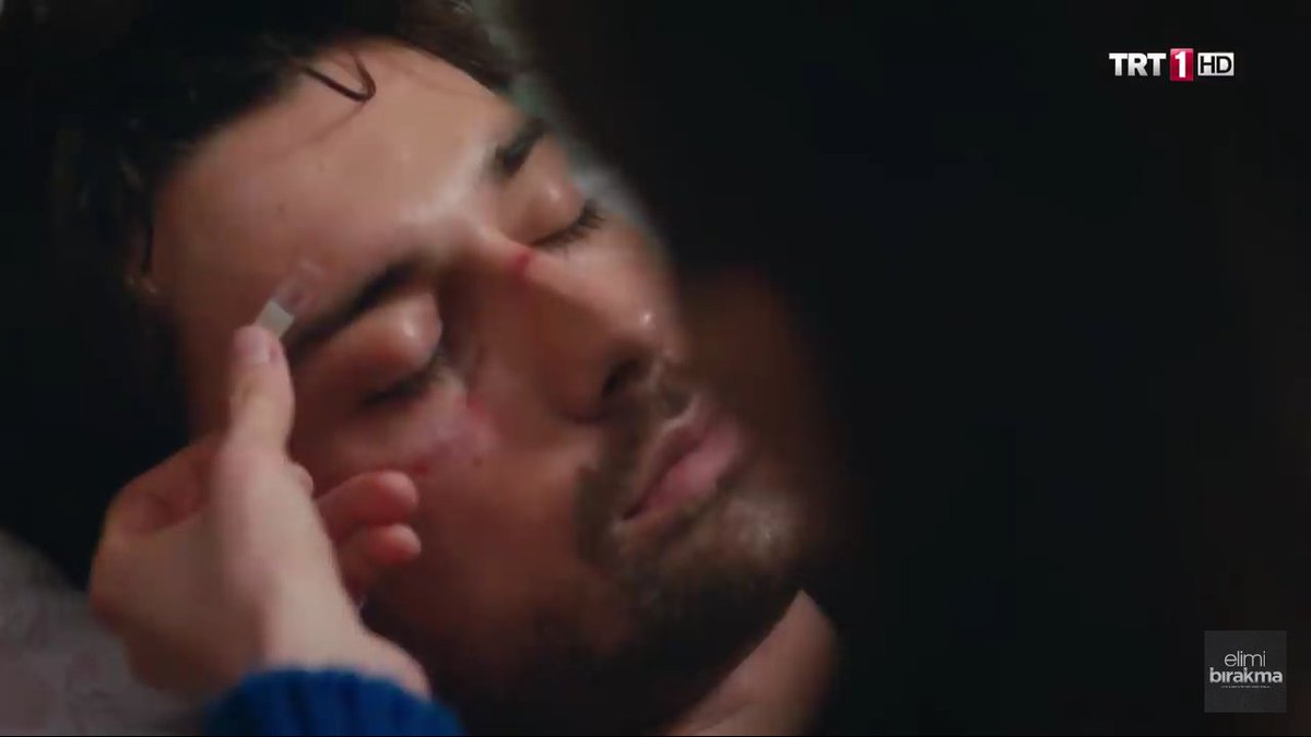 _CenkCelen's tweet photo. #TomaMiManoTV #ElimiBirakma #AlinaBoz #AlpNavruz #Azcen https://t.co/KBWYcPJezy