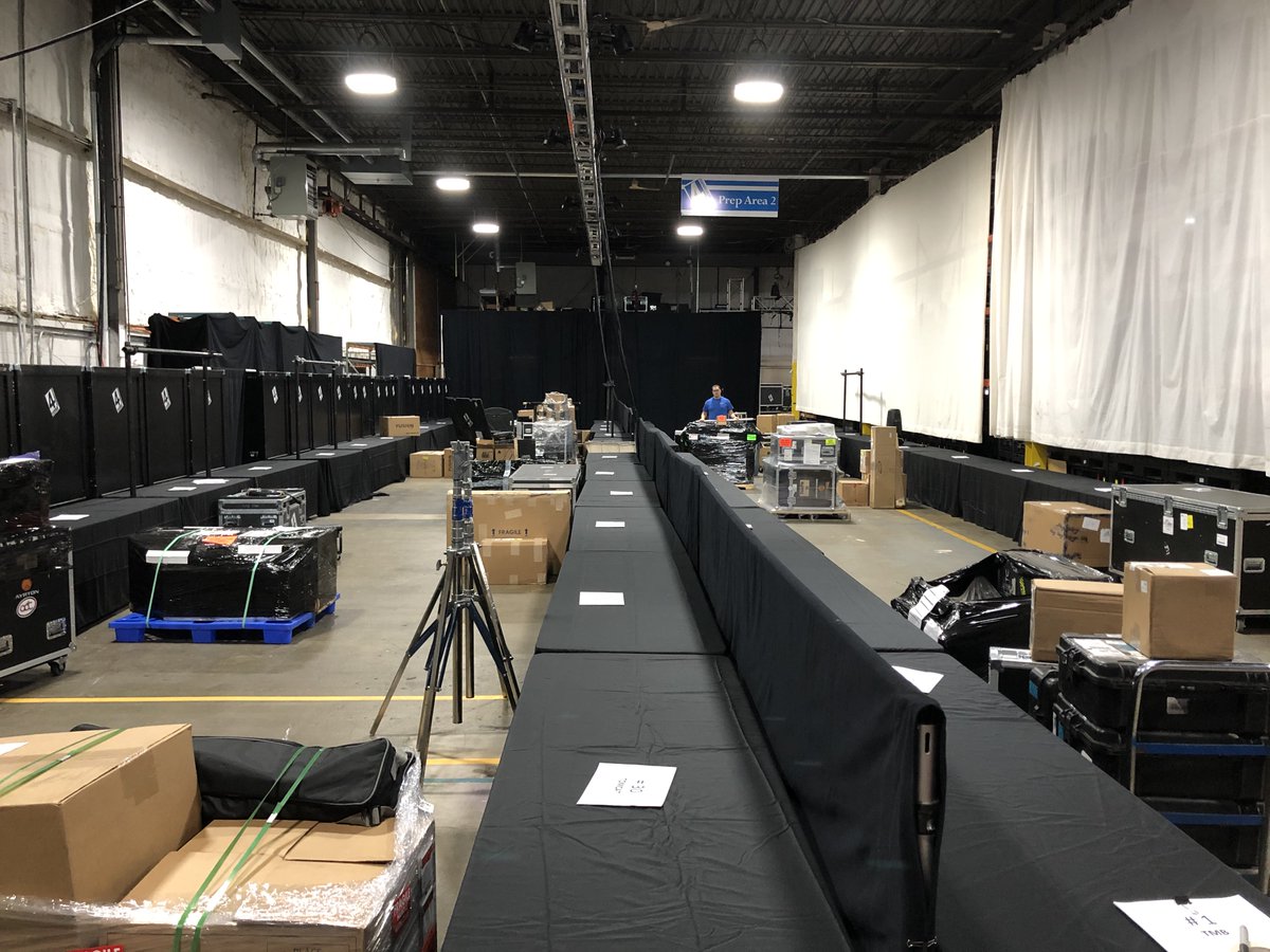 4Wall's tweet photo. #4WallBoston is busy getting the shop ready for the Vendor Showcase tomorrow. We look forward to having you stop by, check out some products, grab a bite, and have a drink!

 If you haven't RSVP'd, click the following link: https://t.co/XhonZr0Htj https://t.co/Sn8vQfYVeJ