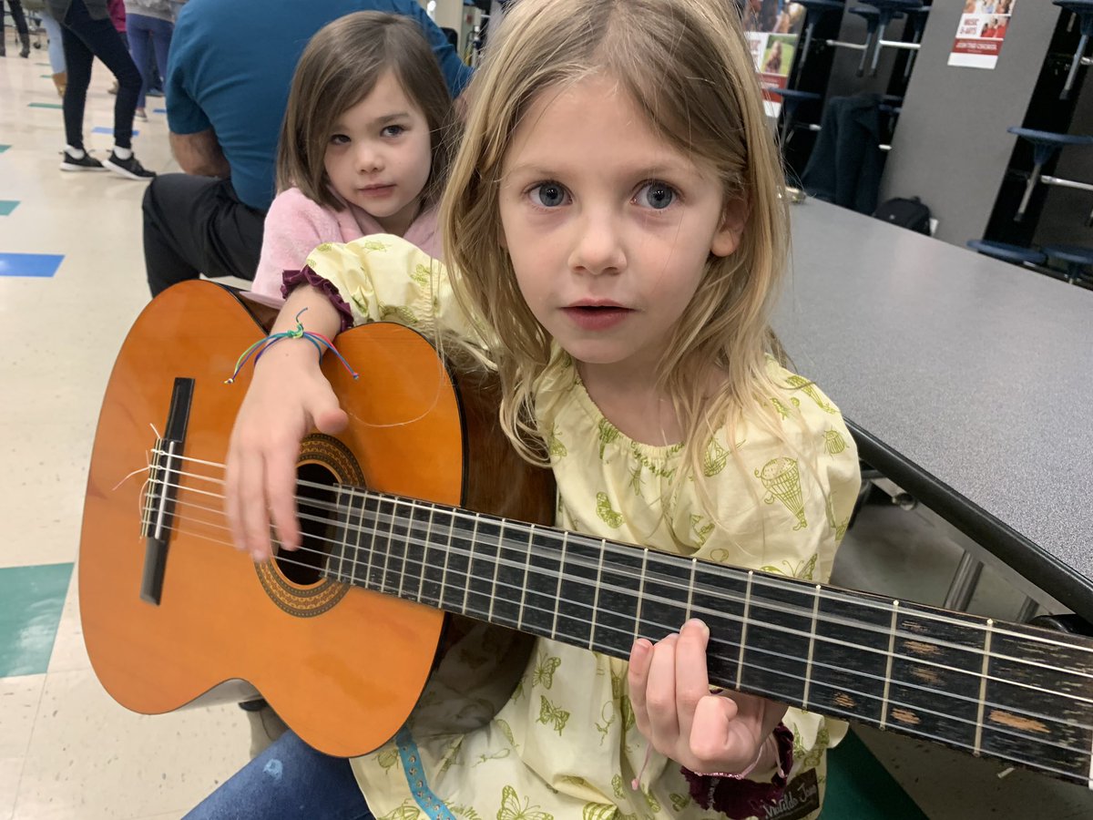 Ms_Tougas's tweet photo. More of the awesome stuff happening at our school tonight! #musiceducation @ccpsPerform @CurtisPrincipal @CurtisES_AP https://t.co/TNjV7BGMhP