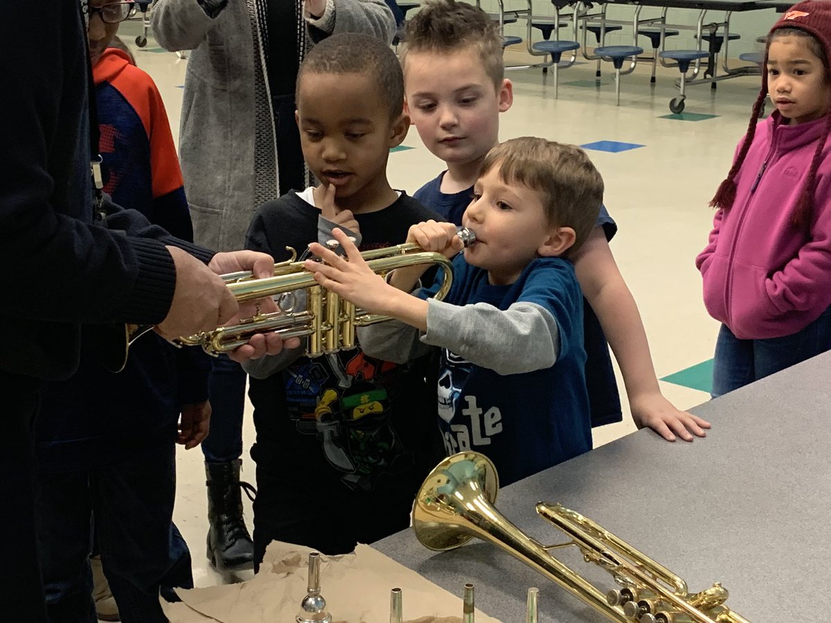 Ms_Tougas's tweet photo. More of the awesome stuff happening at our school tonight! #musiceducation @ccpsPerform @CurtisPrincipal @CurtisES_AP https://t.co/TNjV7BGMhP