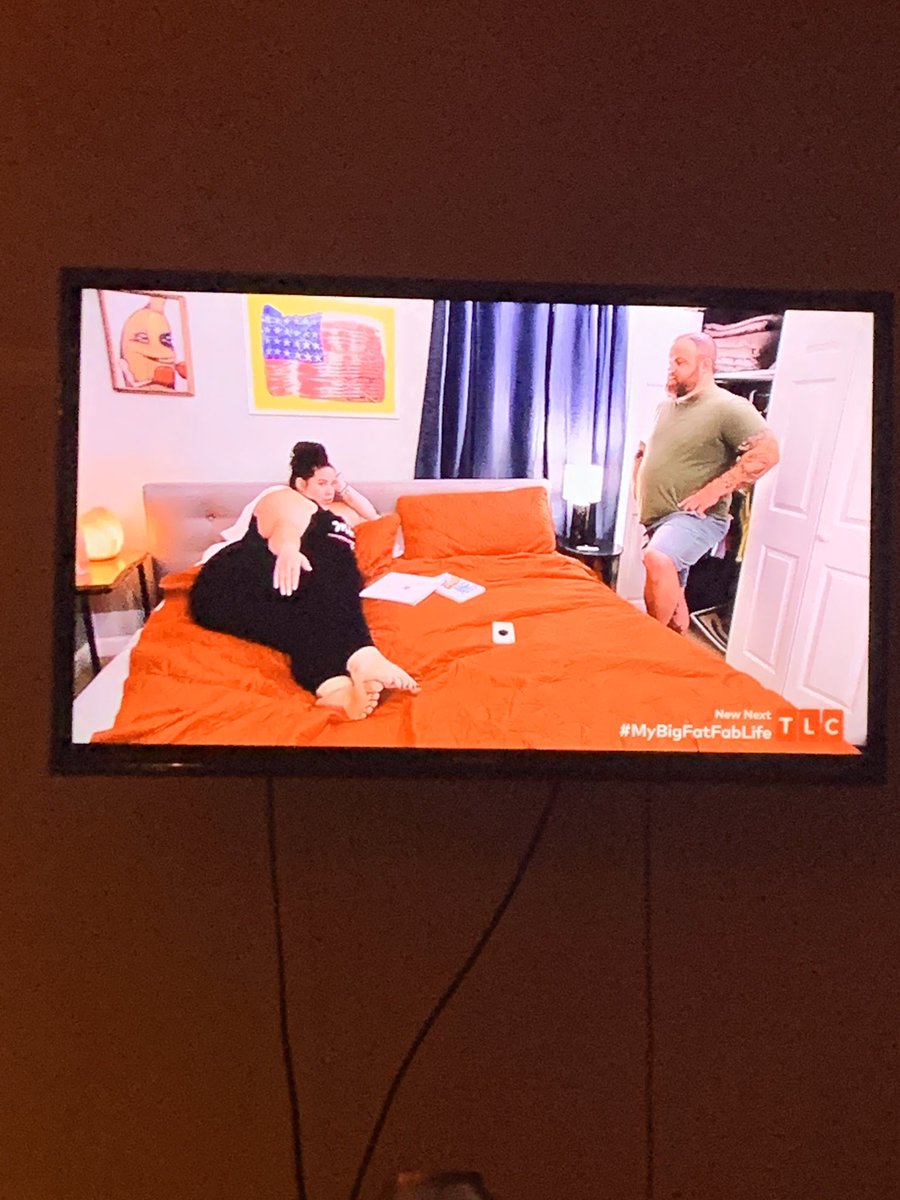 carly_will20's tweet photo. Can we talk about Buddy’s bacon American flag? I need this #MyBigFatFabulousLife https://t.co/SYclkli8SN