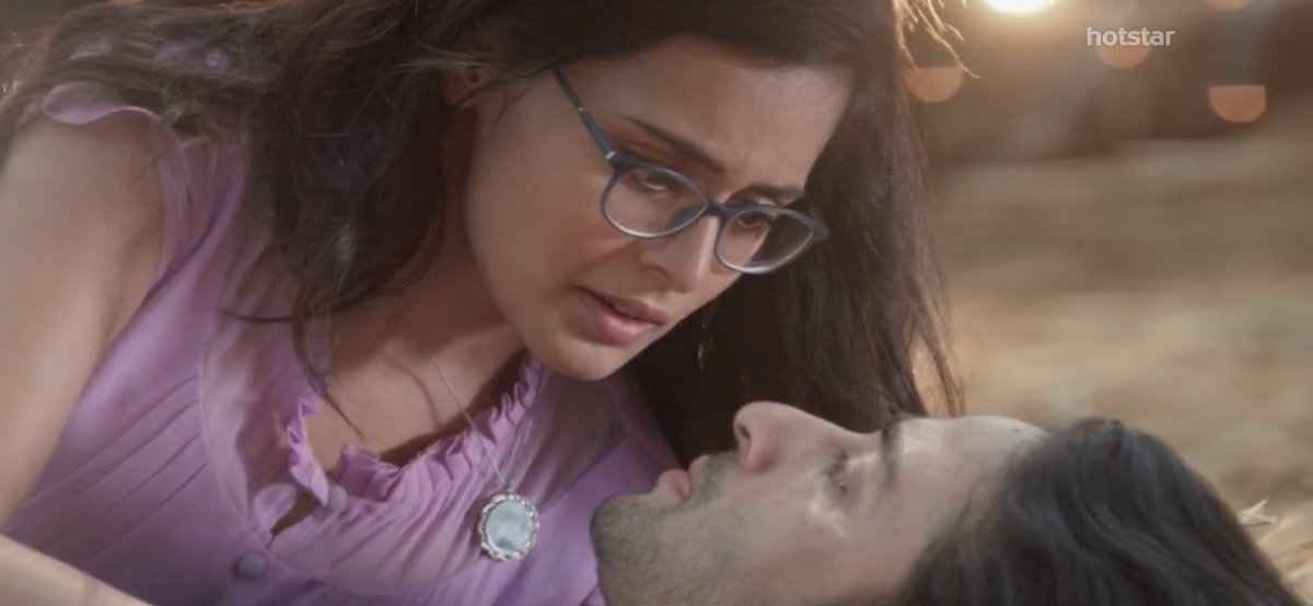 Surbhi_loveLife's tweet photo. “Dono ek jaise hai”

They both did it for their families! They broke up for their goddam families and went to the same place after breakup😭🥺

 #YehRishteyHainPyaarKe | #MishBir https://t.co/kibe9IhhCR