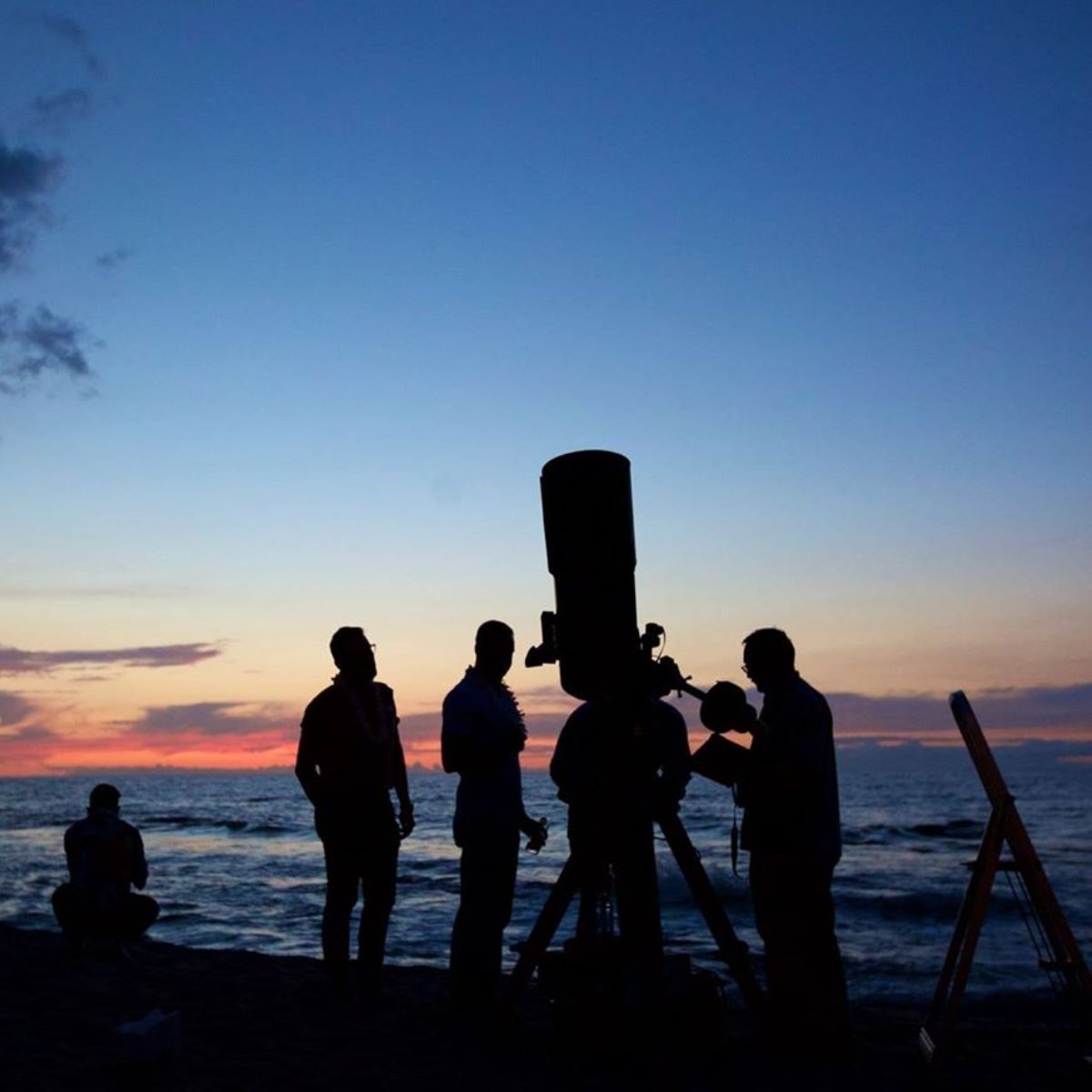 Stargaze_Hi's tweet photo. We're in the astronomy business, but creating new family memories is something that can't be bought or sold. https://t.co/YaWGPzPPxS