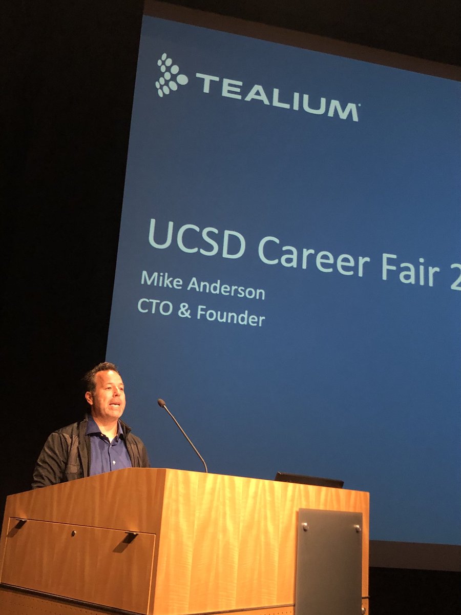 VentureConnect's tweet photo. #hiring ⁦⁦⁦@SVB_Financial⁩ client ⁦⁦@Tealium CTO Mike showing great job opportunities in San Diego ⁦@UCSDJacobs⁩ and IGE career fair. #techsd #startupsd https://t.co/csmEPqx4cD